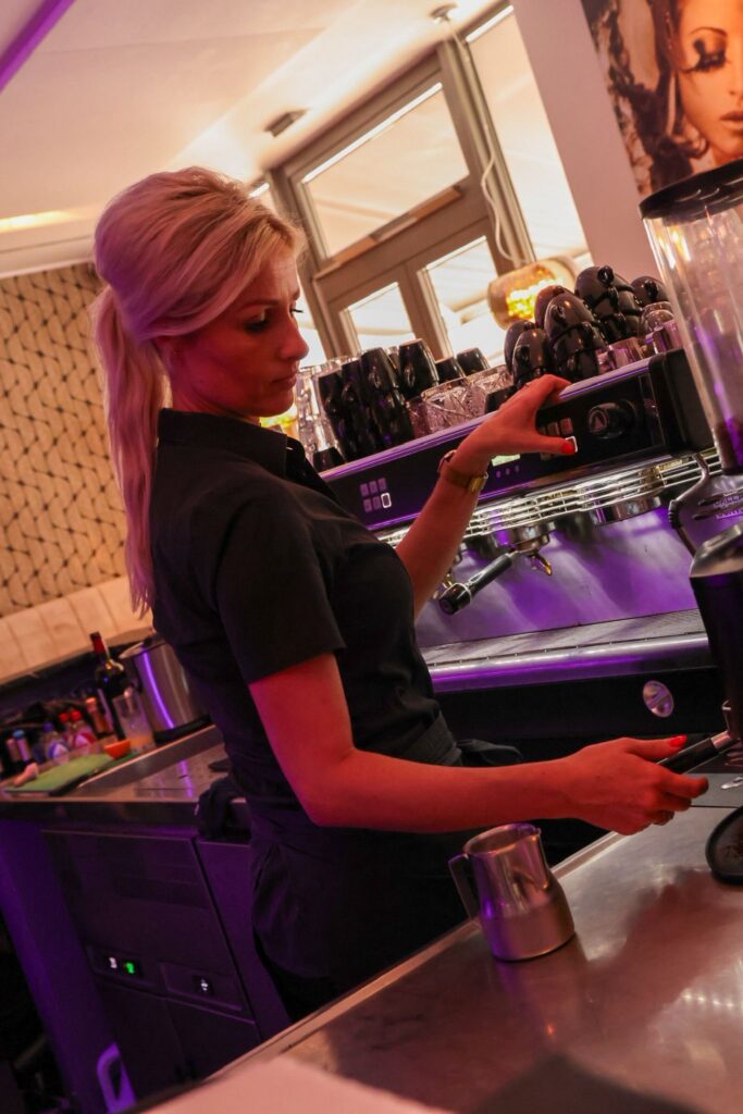 c34feb28 091c 48b2 a3a9 50712c44ab42